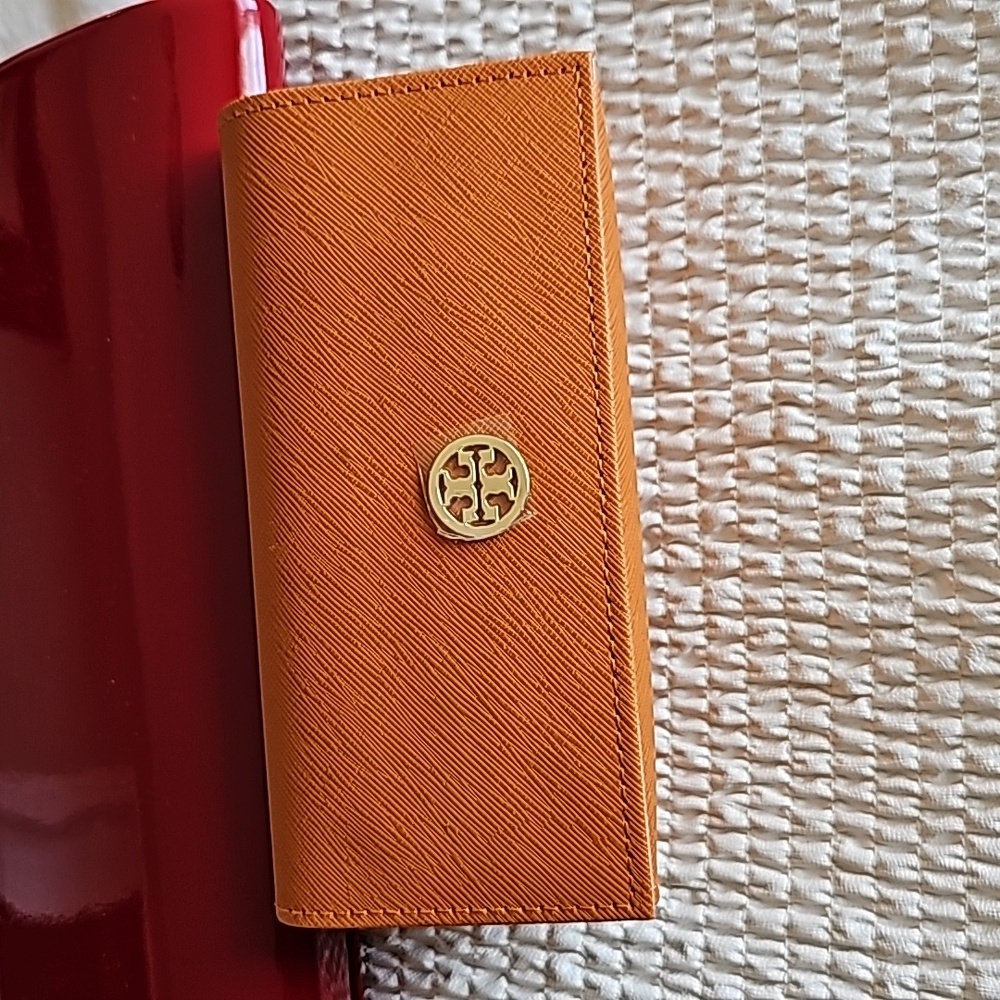 Tory burch glasses case - Picture 3 of 4